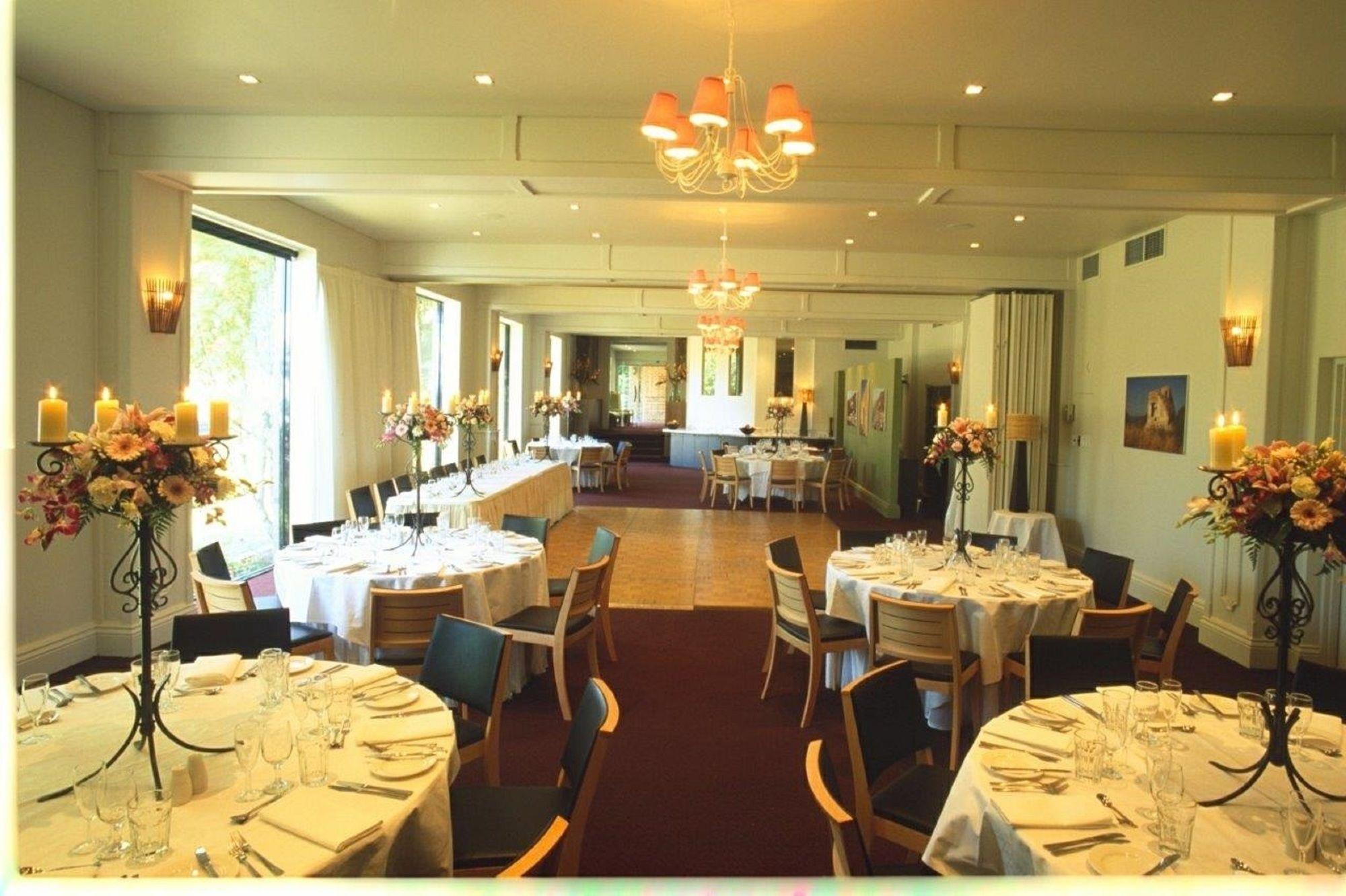 Best Western Plus The Tudor Box Hill Extérieur photo