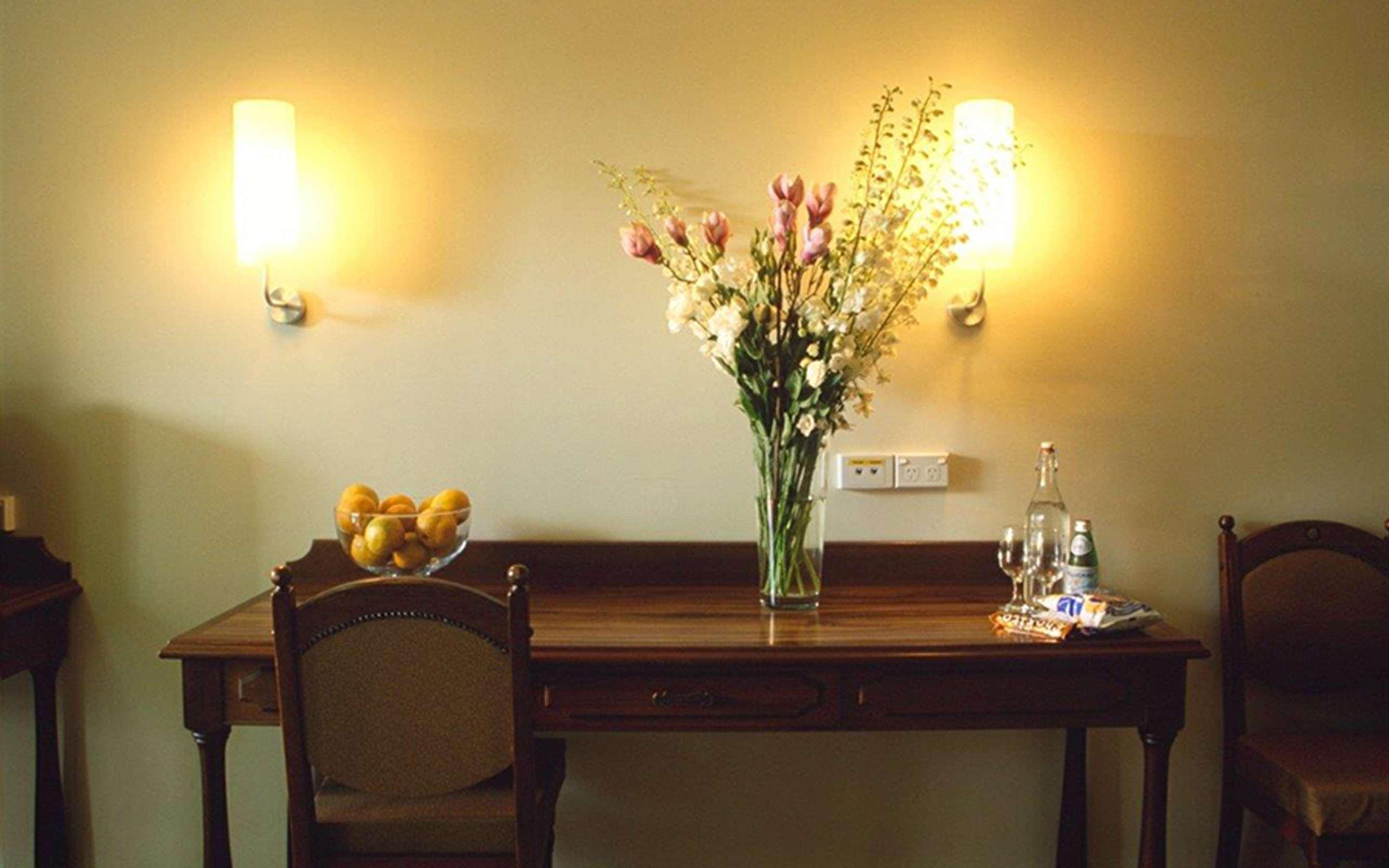 Best Western Plus The Tudor Box Hill Extérieur photo