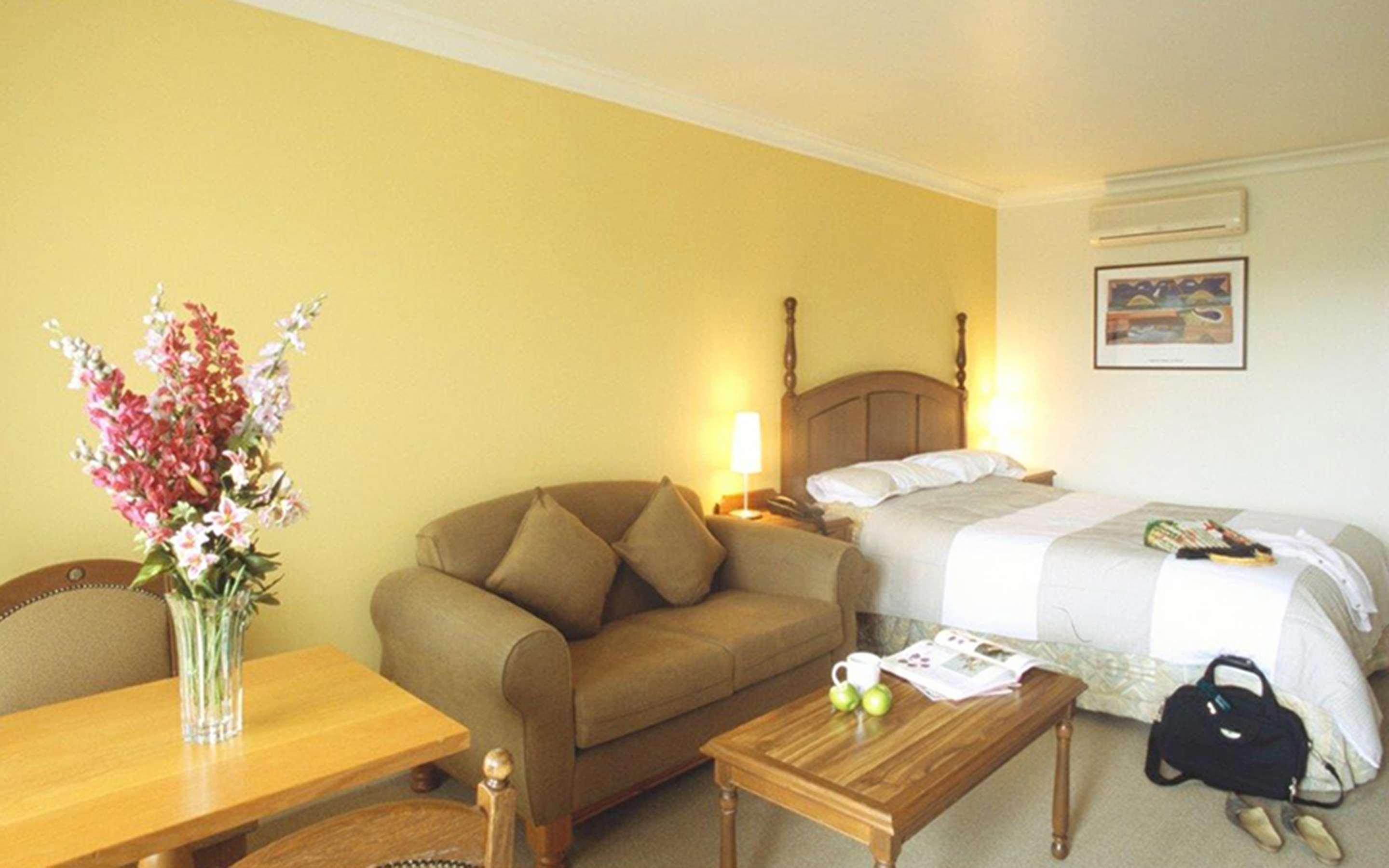 Best Western Plus The Tudor Box Hill Extérieur photo