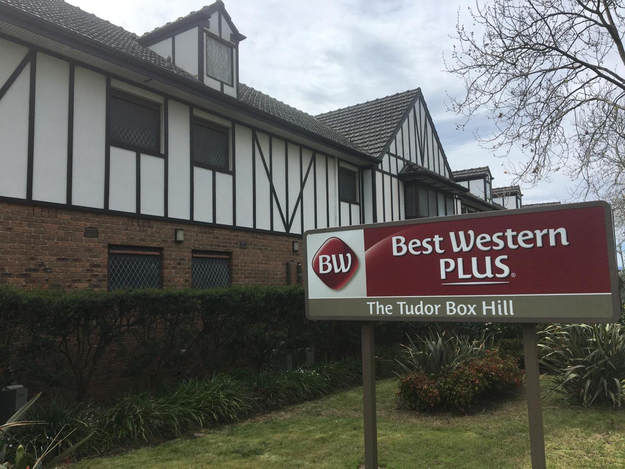 Best Western Plus The Tudor Box Hill Extérieur photo