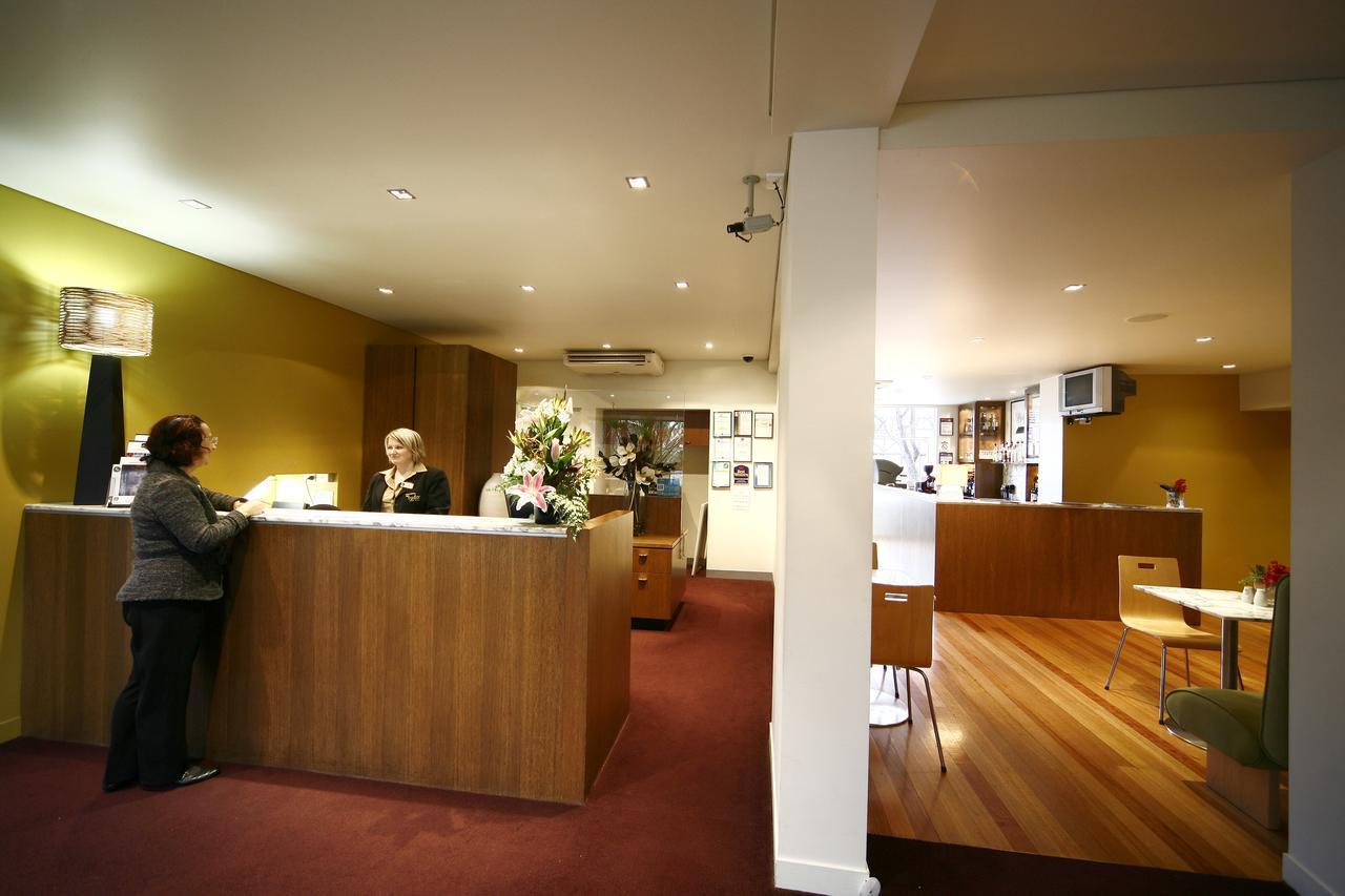 Best Western Plus The Tudor Box Hill Extérieur photo